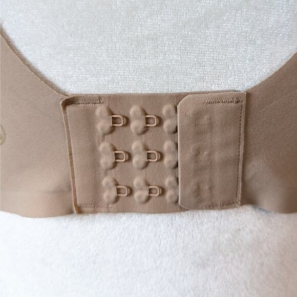 Honeylove CrossOver Bra Size Medium Sand Wireless Lightly Padded Convertible - Picture 4 of 7